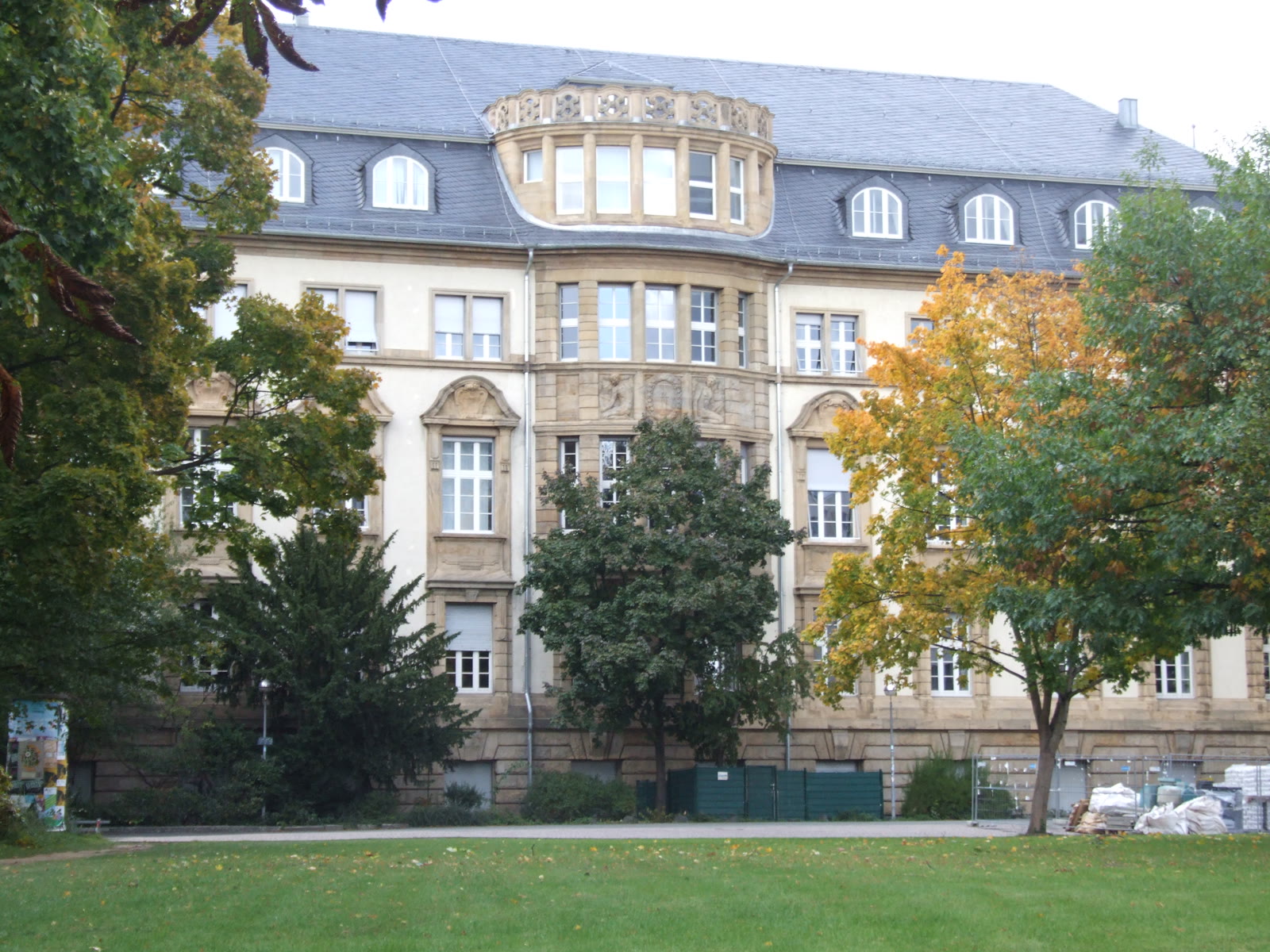 S1|02 Altes Hauptgebäude, Westflügel