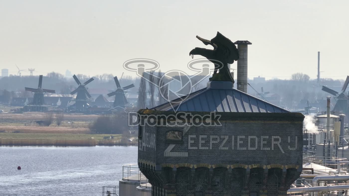 Zeepziederij De Adelaar met Zaanse molens 2
