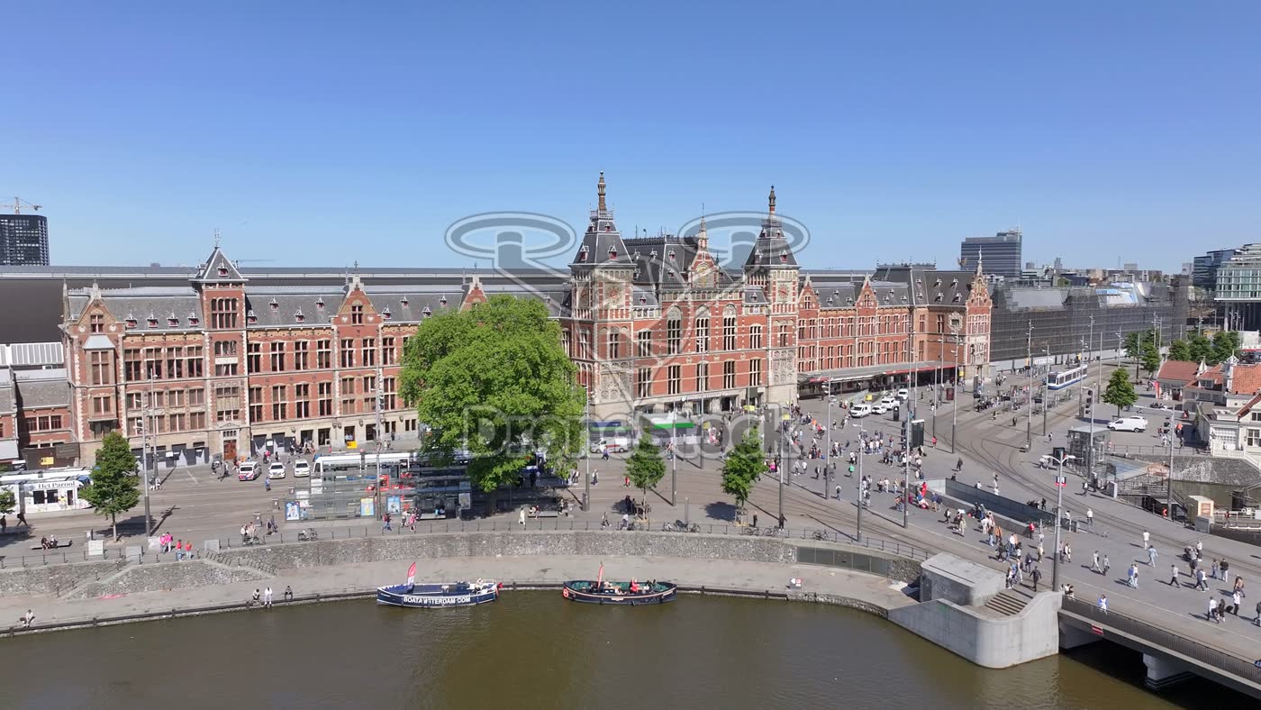 Amsterdam Centraal aan het Open Havenfront 5