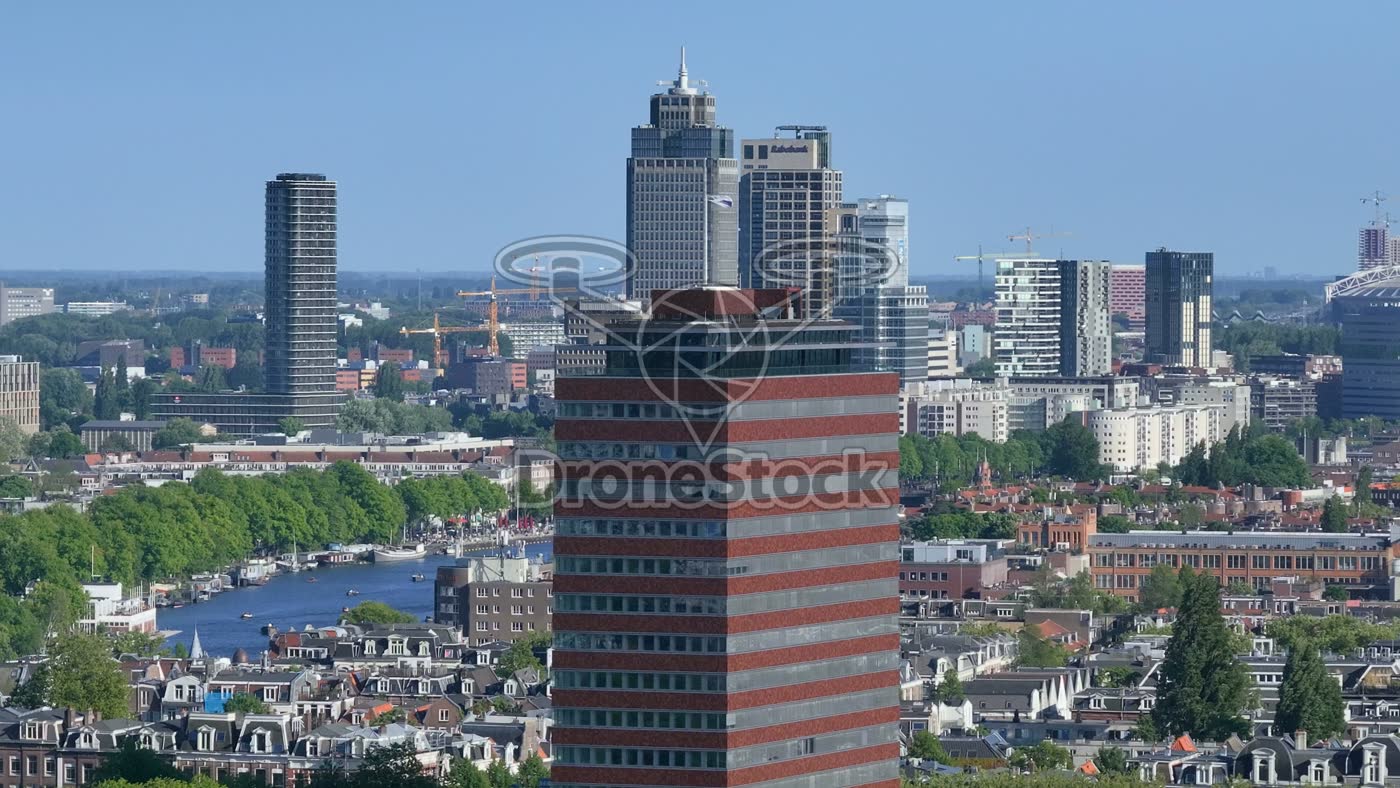 Amstel met Amsterdamse skyline en Johan Cruijff ArenA 2