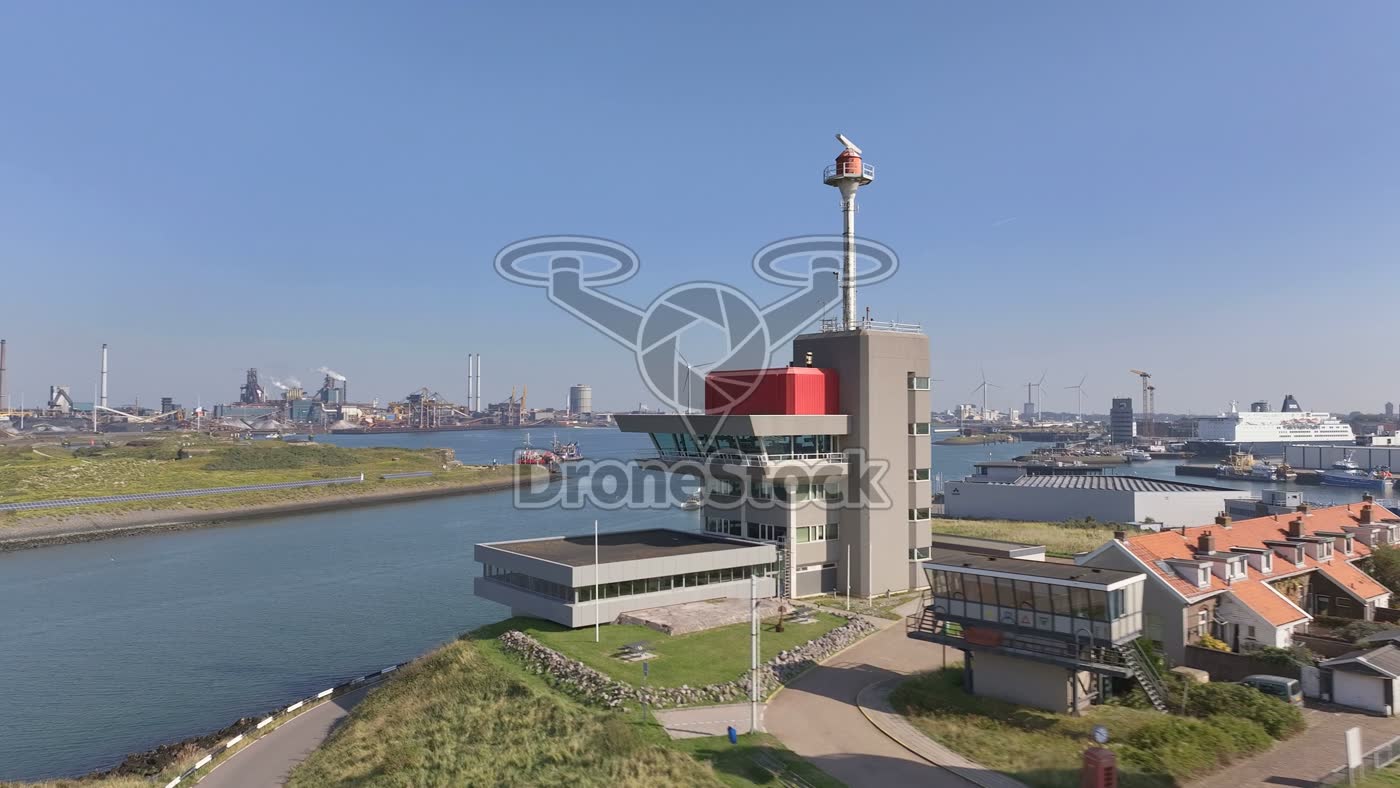 Havenwachttorenen en havenmond IJmuiden