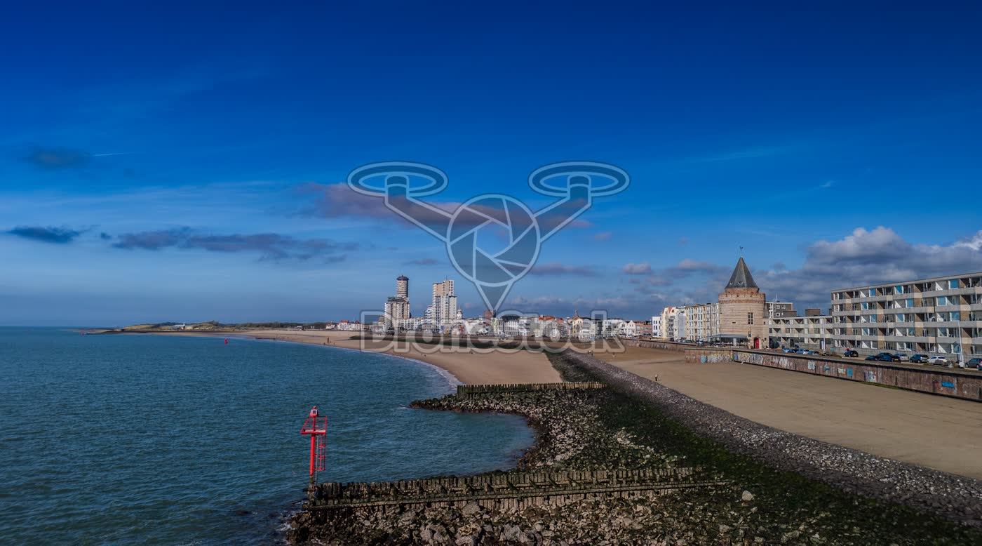 Panoramische luchtfoto van Boulevard de Ruyter en de historische gevangenistoren in Vlissingen