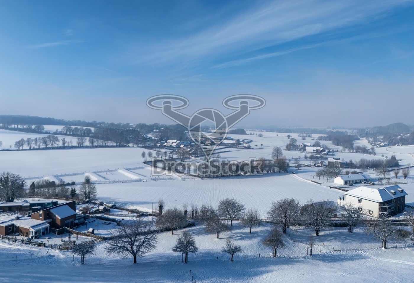 Panoramisch winterlandschap over de heuvels van Vijlen