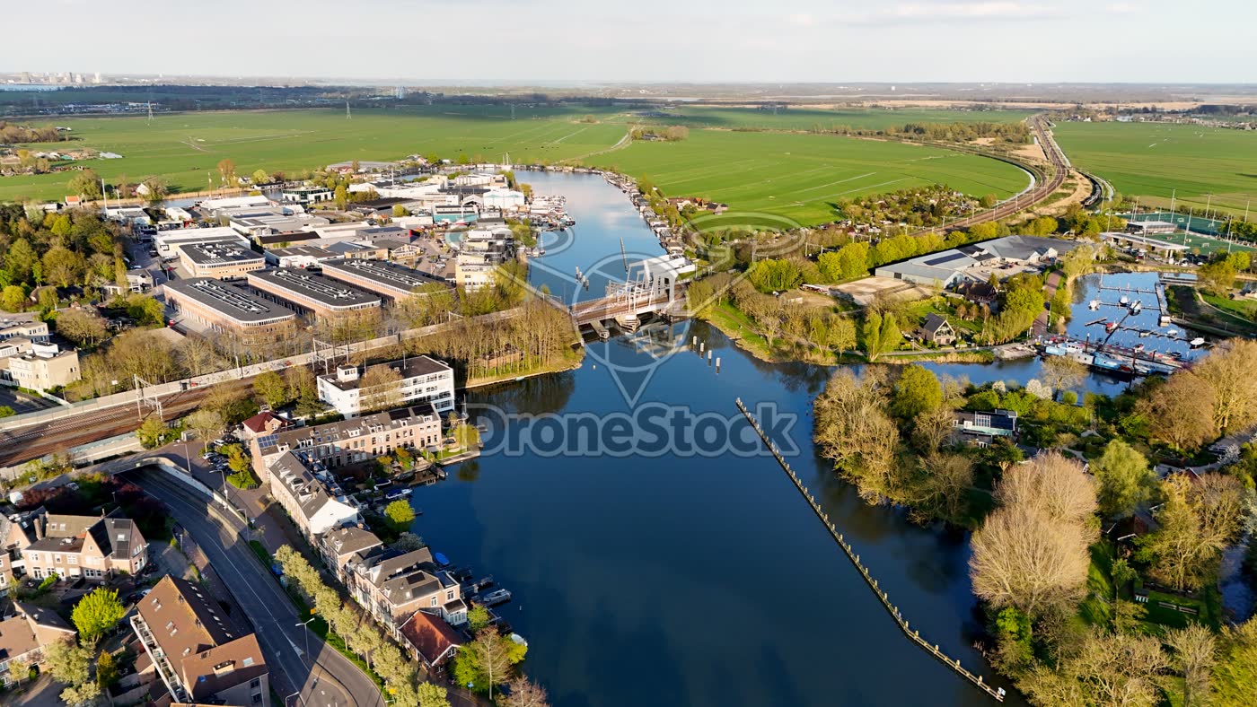 Spoorbrug en jachthaven bij Weesp 2