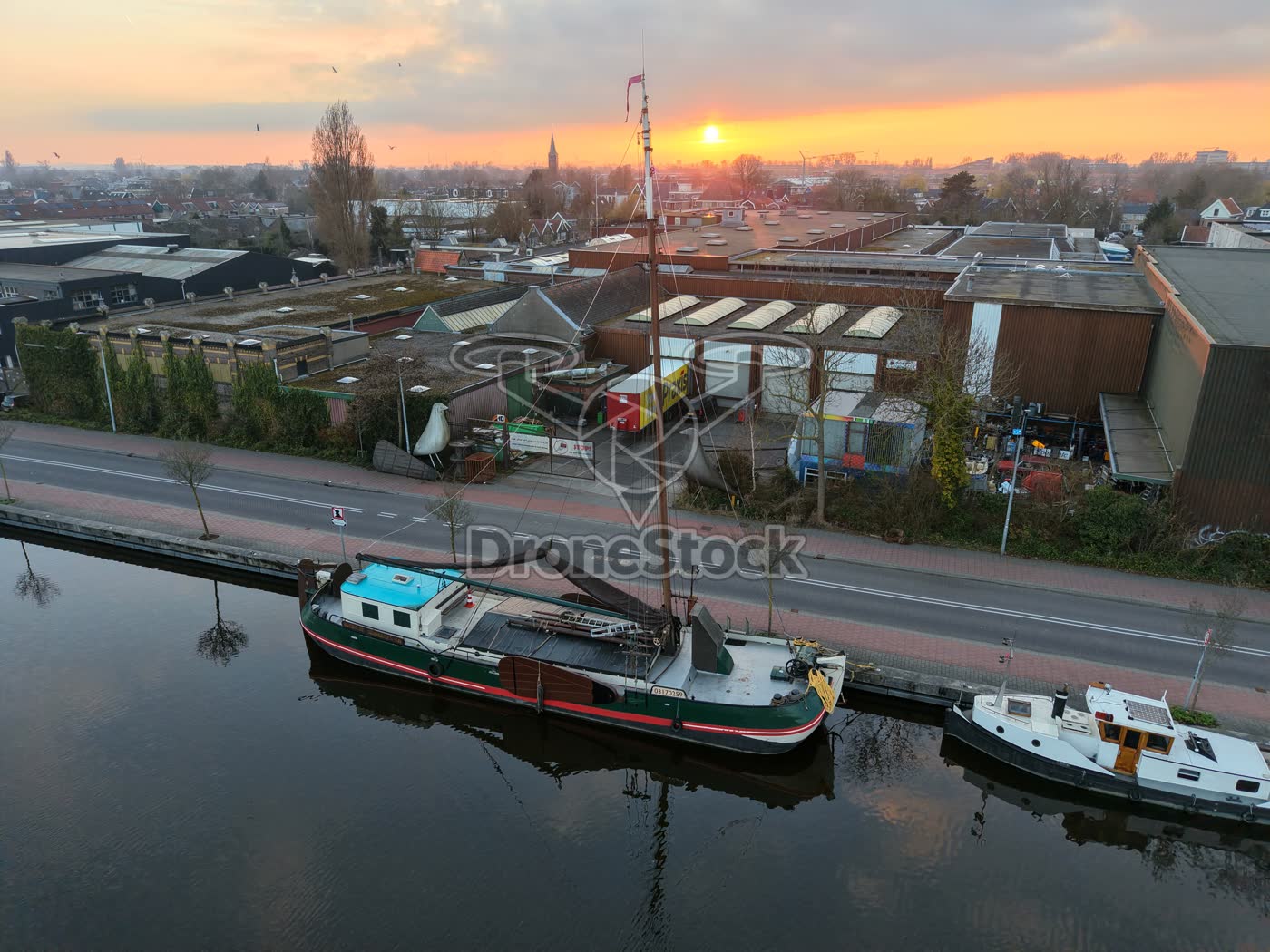 Woonboot aan de Nauernasche Vaart bij Krommenie 2
