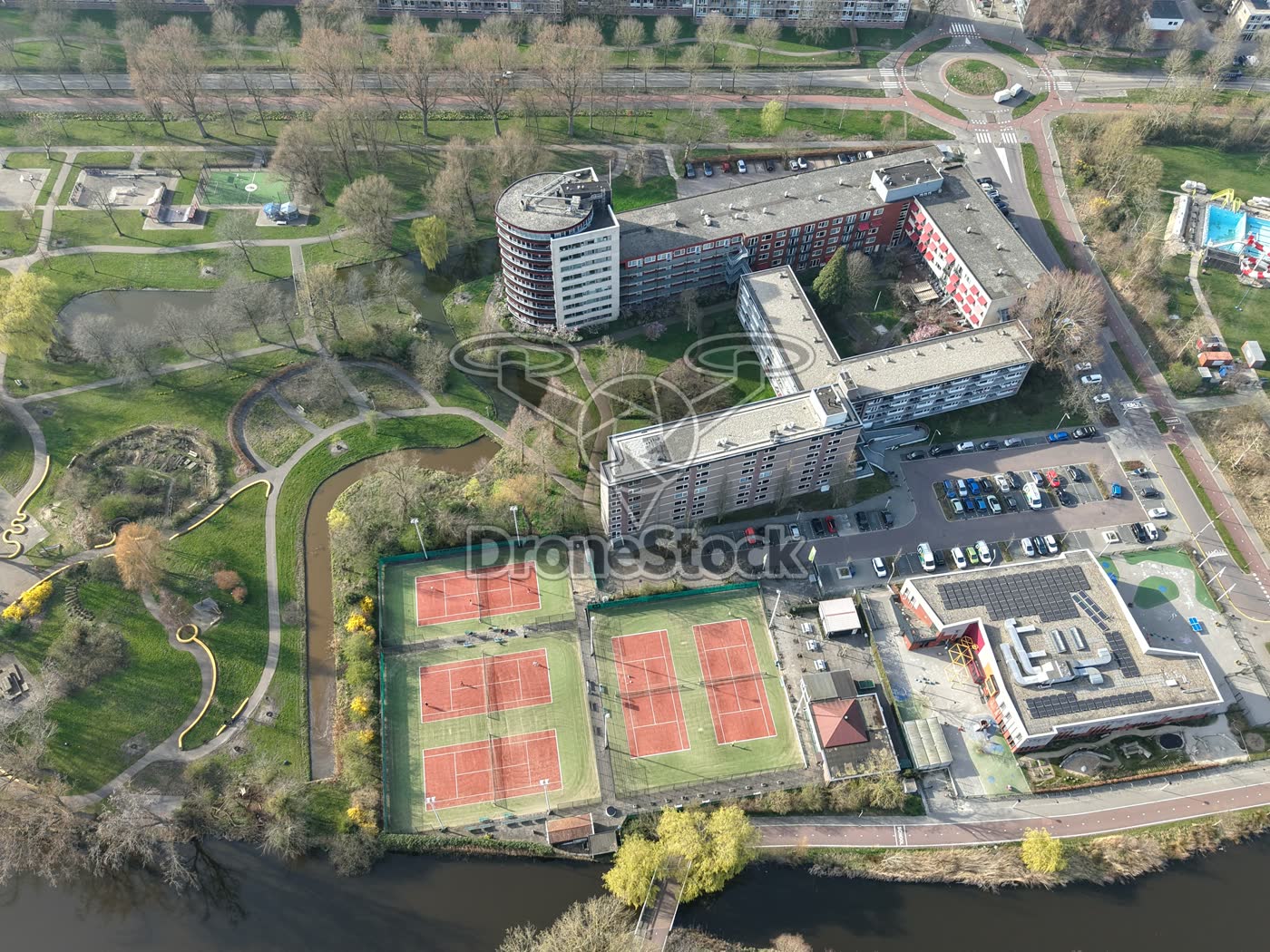 Rosariumpark en Tennisvereniging Cromme Bal in Krommenie