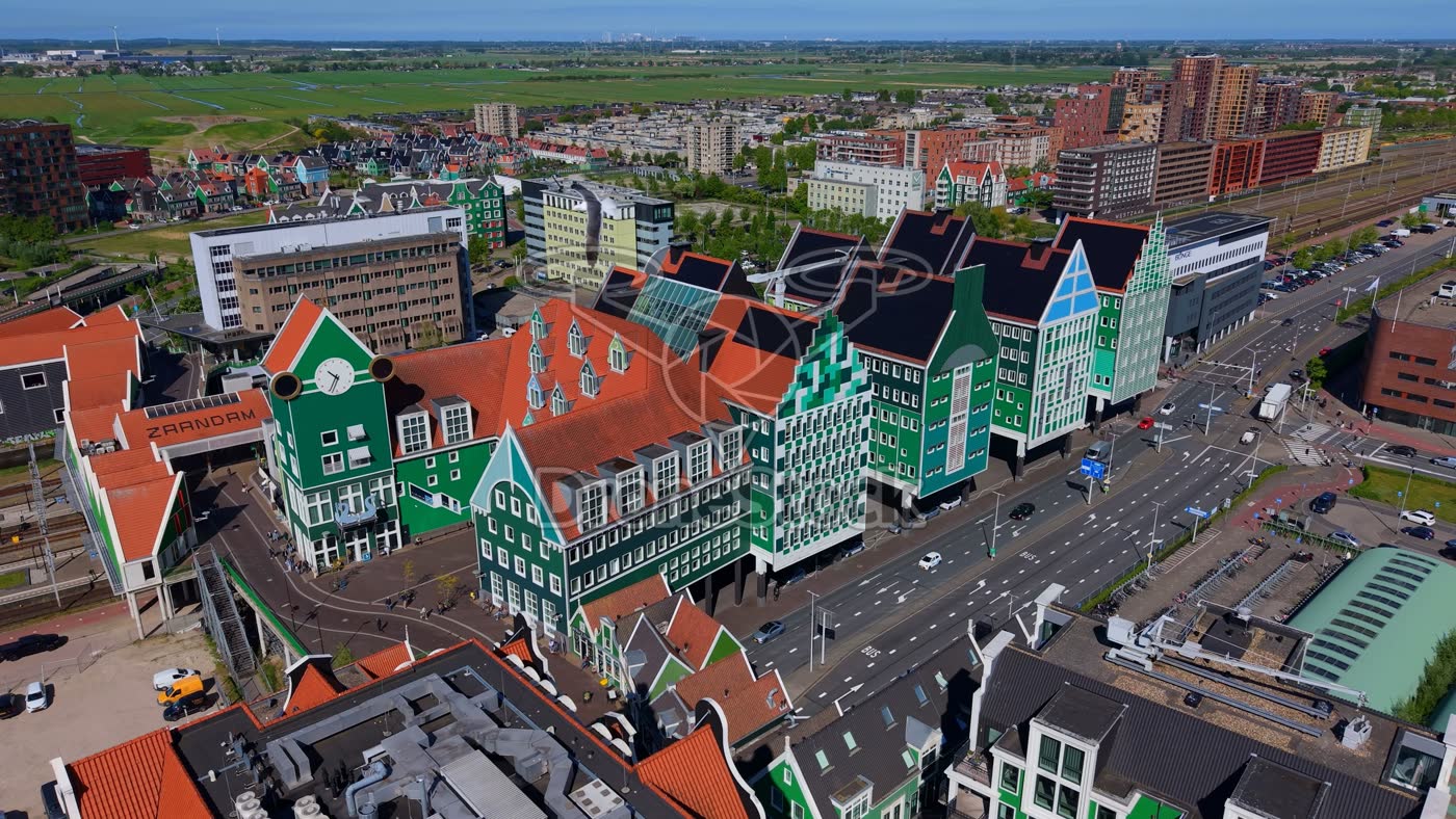 Stadhuis Zaanstad bij station Zaandam 2
