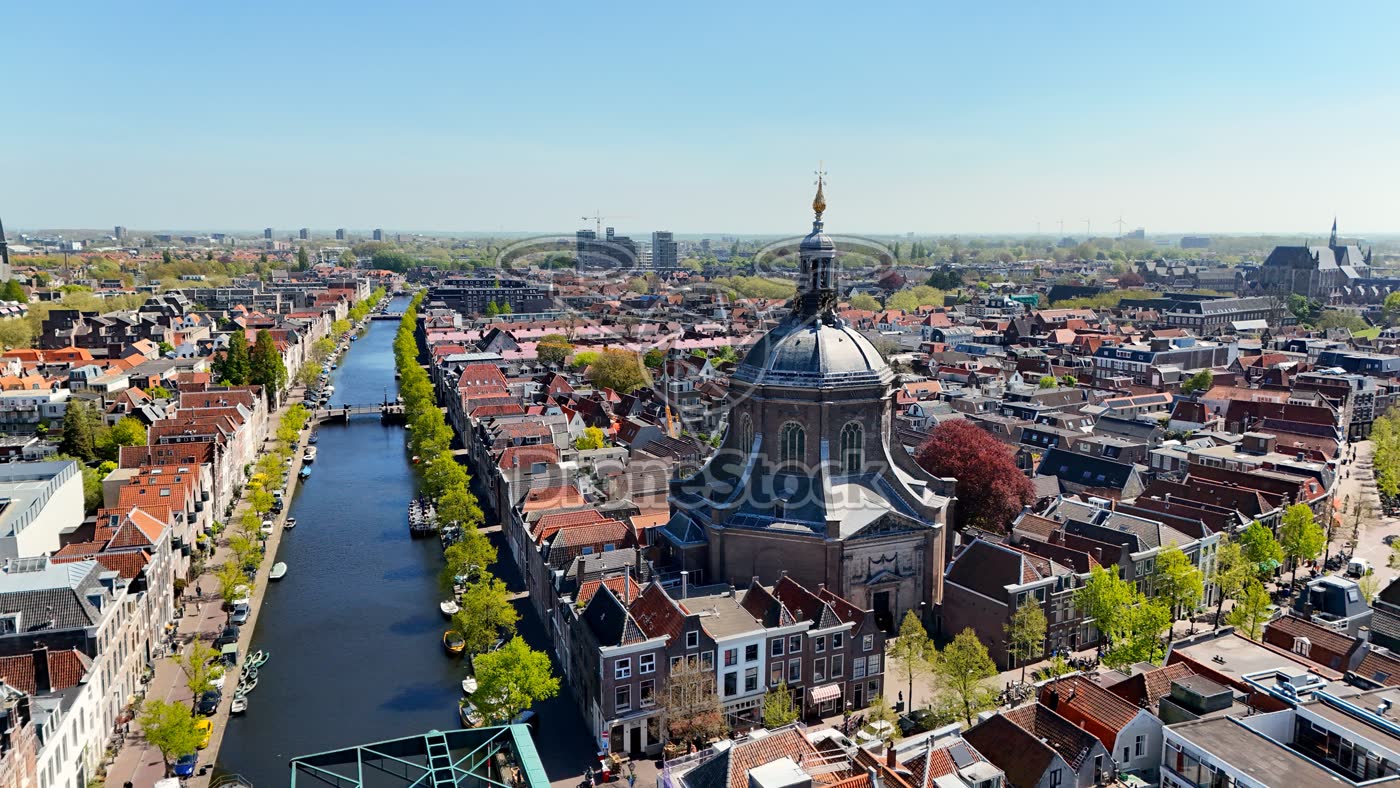 Marekerk boven Leiden