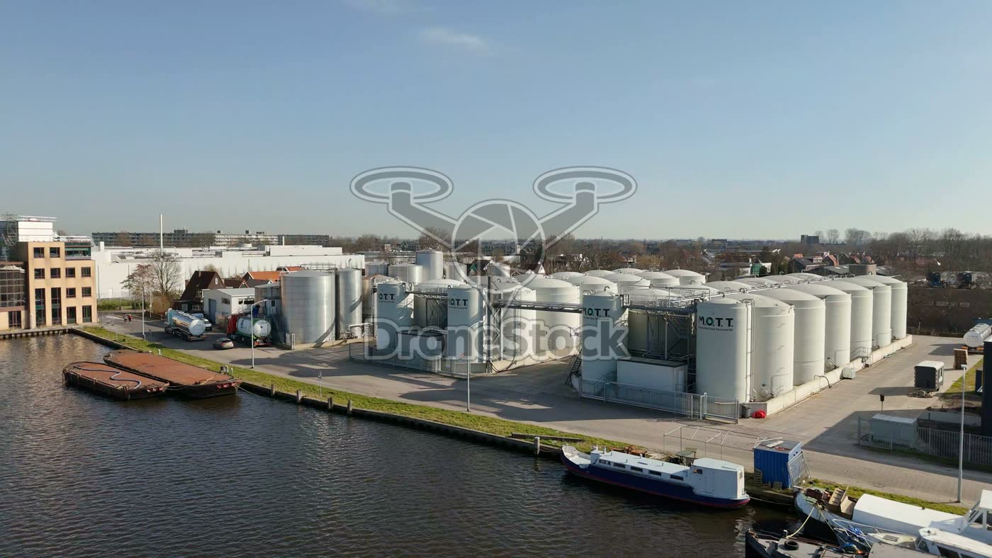 Marine Olie Tank Terminal aan de Zaan in Wormer 2