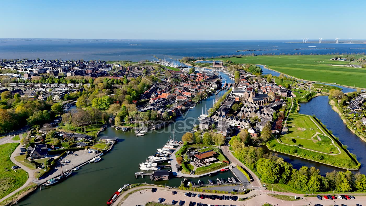 Muiderslot bij de haven van Muiden