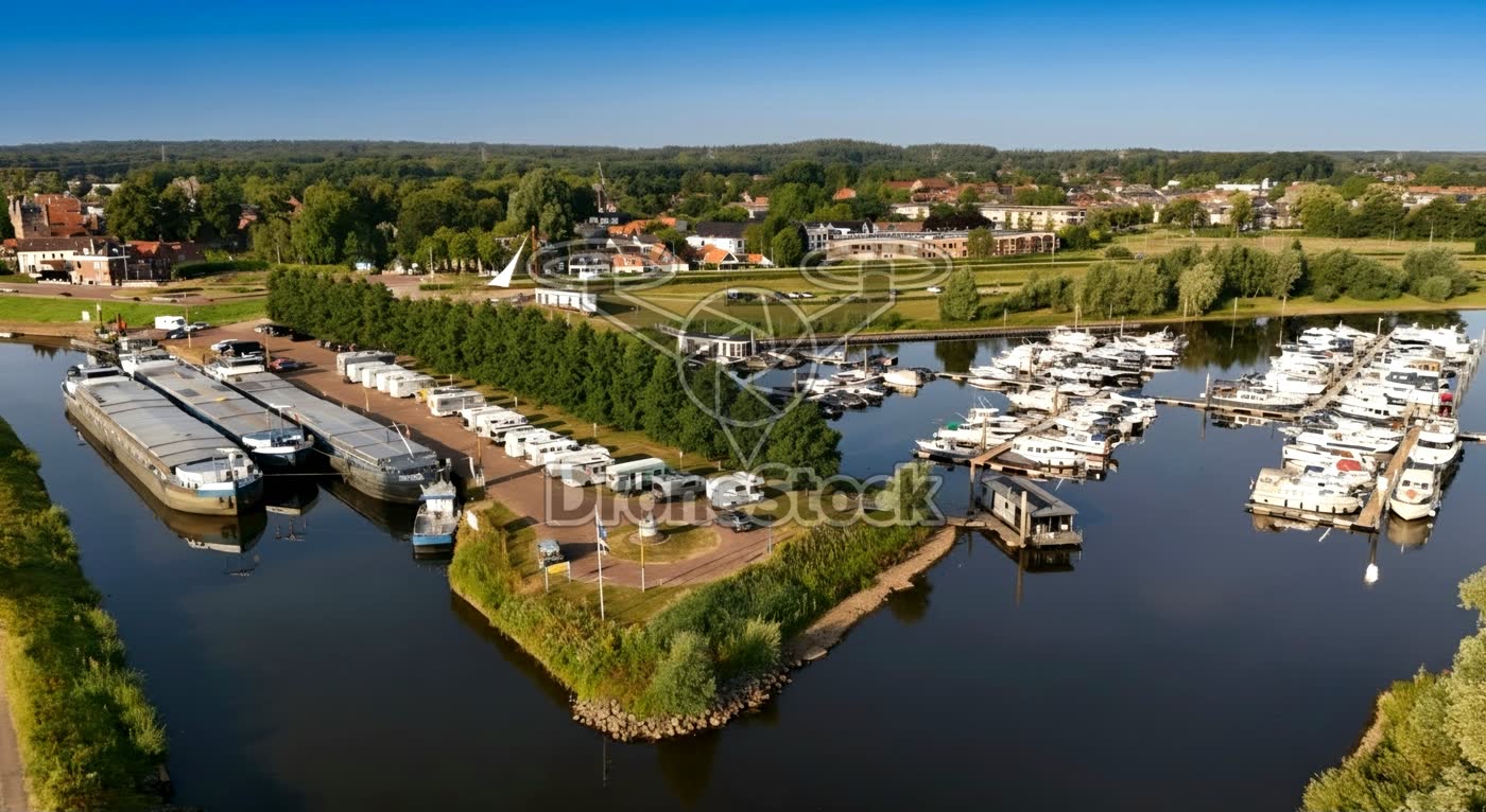 Zonsopgang boven jachthaven Hattem