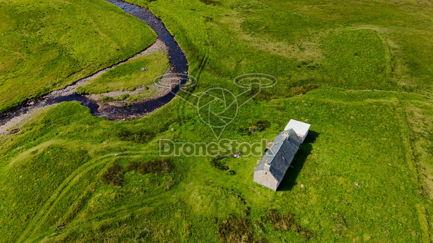 Melgarve Schotland Stenen huis bij beek, Schotse Highlands