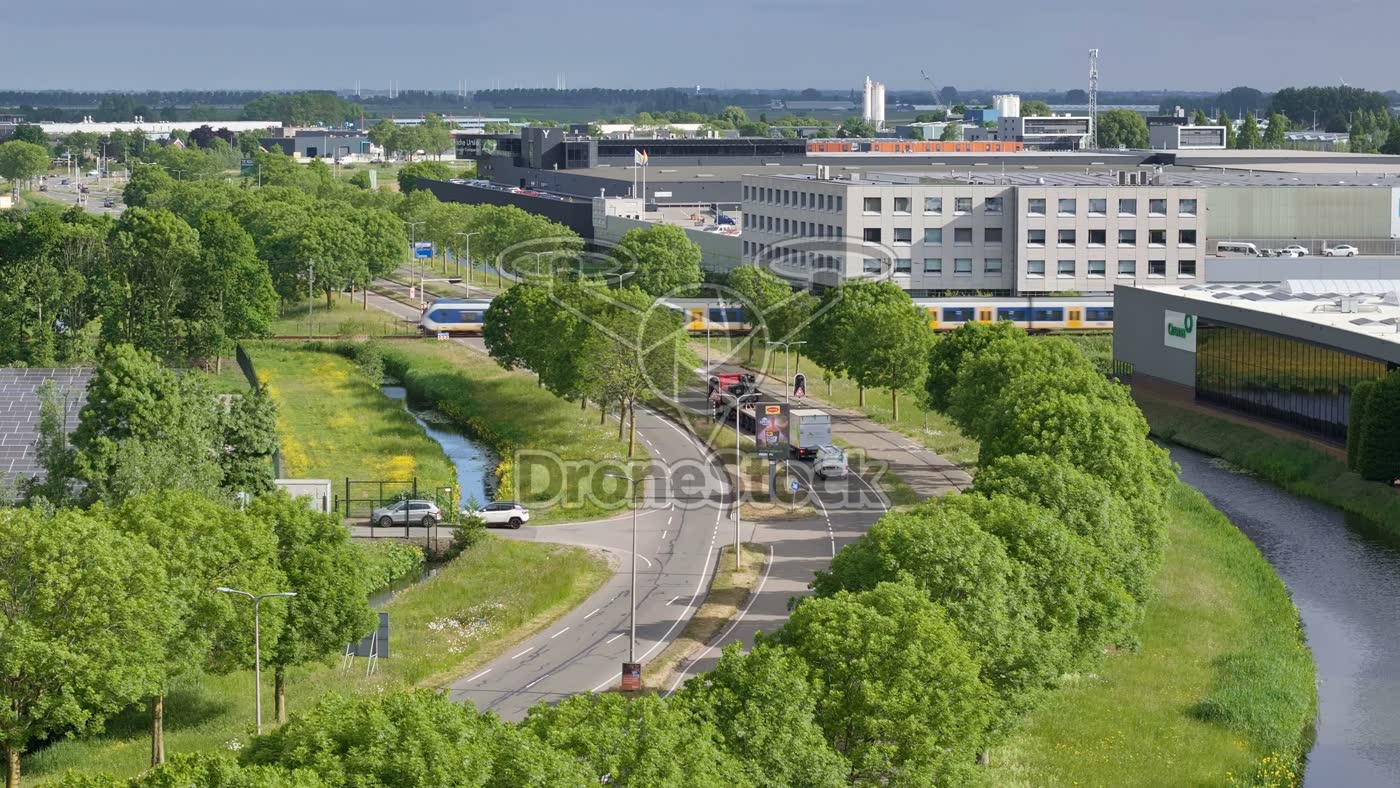 Trein langs Leidsche Schouw