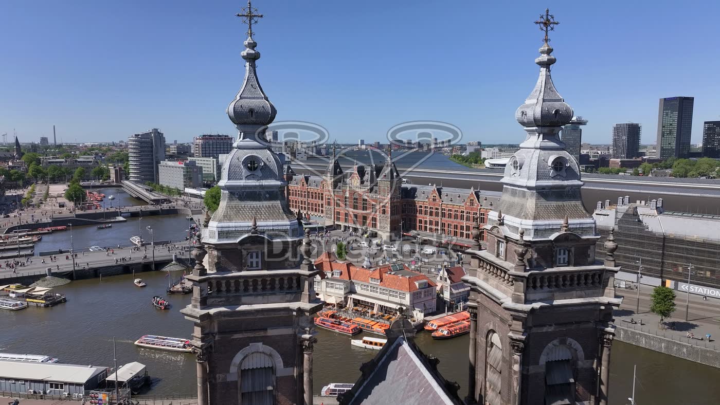 Amsterdam Centraal en Basiliek van de Heilige Nicolaas 4