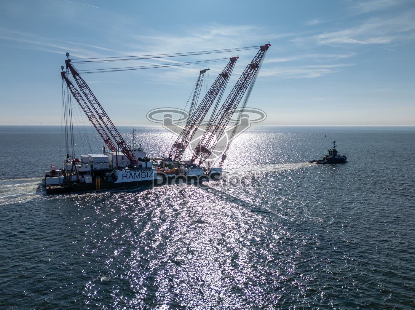 Kraanschip Rambiz op zee bij Westkapelle