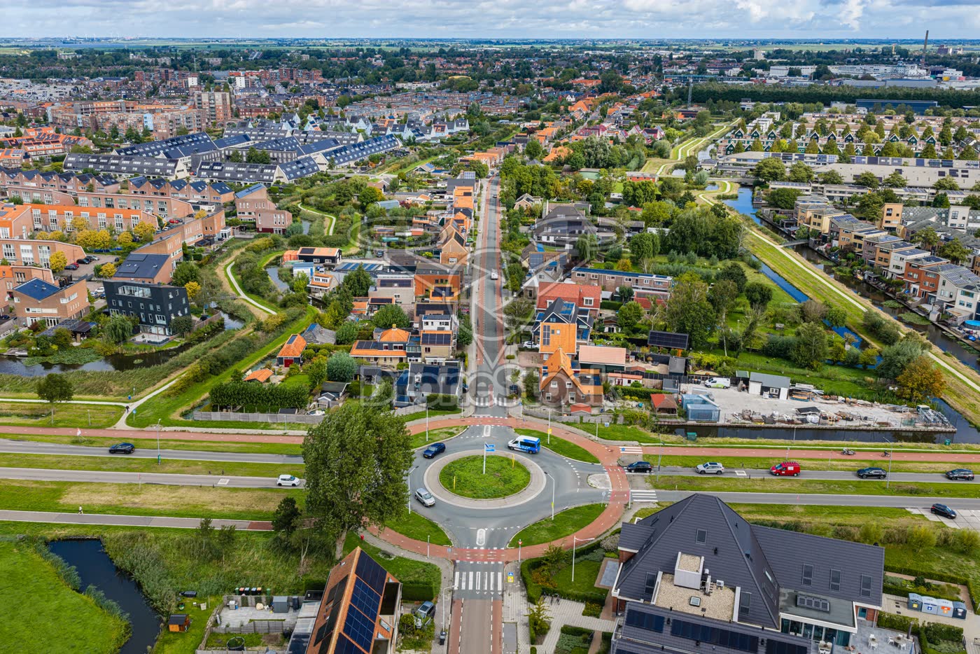 Rotonde Dorpsstraat / Noorderveenweg in Assendelft