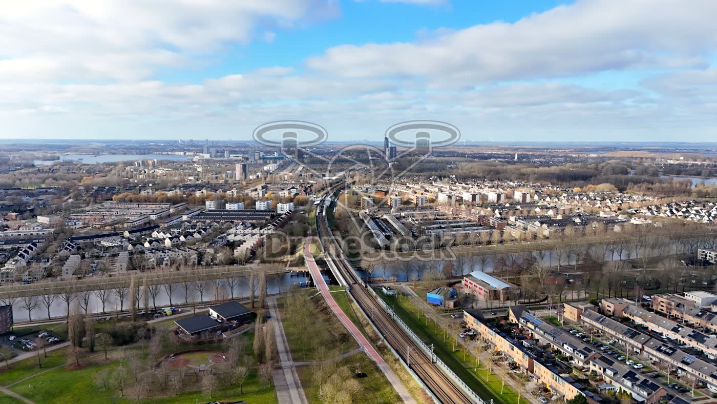Almere stadszicht vanaf Tussen de Vaarten
