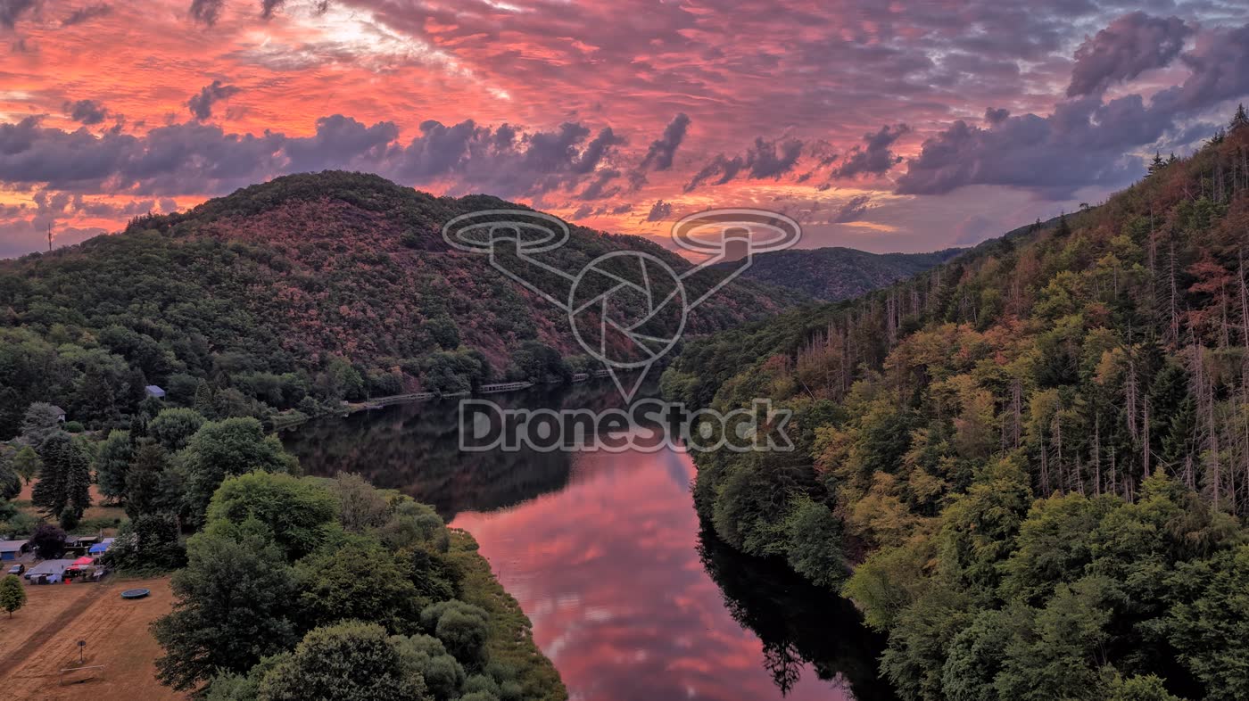 Zonsopkomst boven de Rursee in de Eifel, Duitsland 5