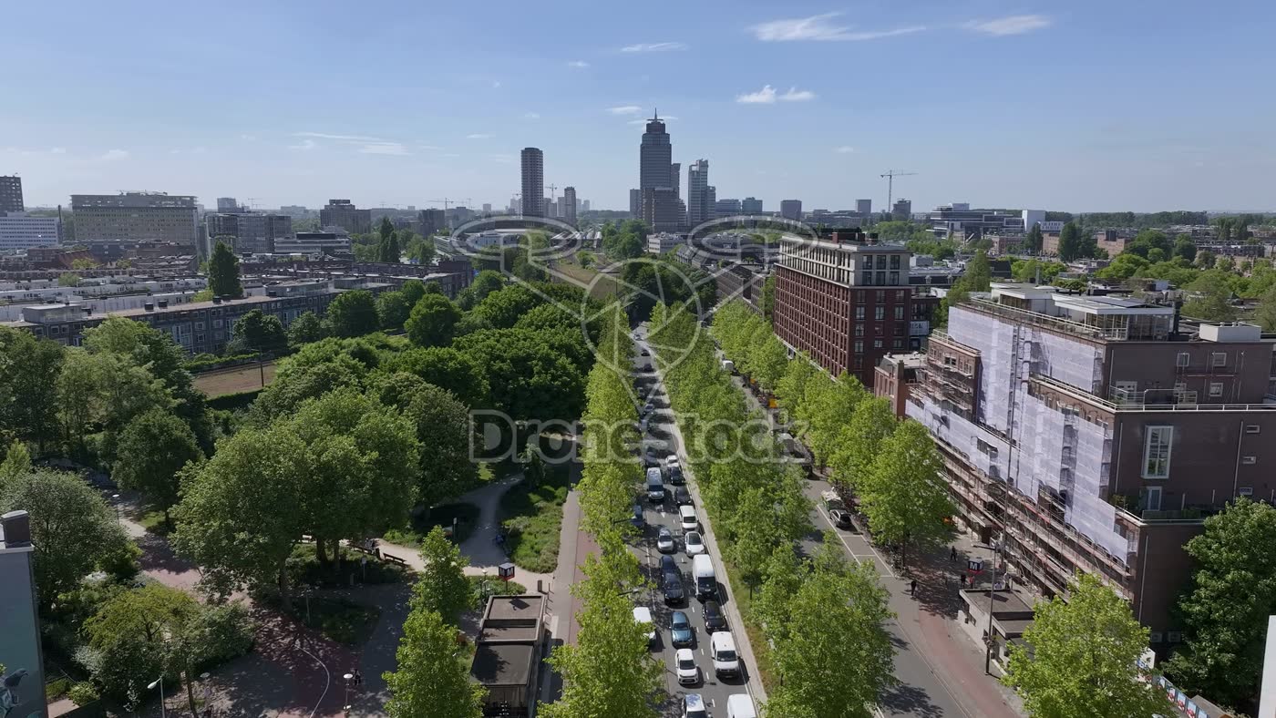 Wibautstraat richting Amstelstation en Rembrandt Tower 4