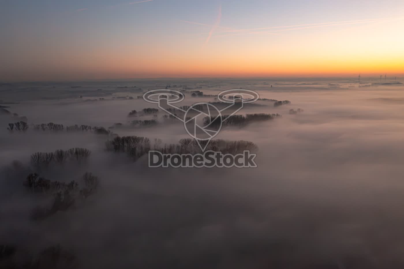 laaghangende mist boven de Roer
