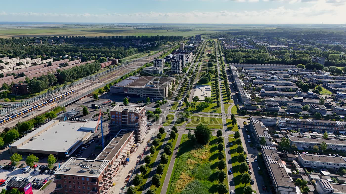 Almere Buiten zicht op Evenaar en NS Station Oostvaarders