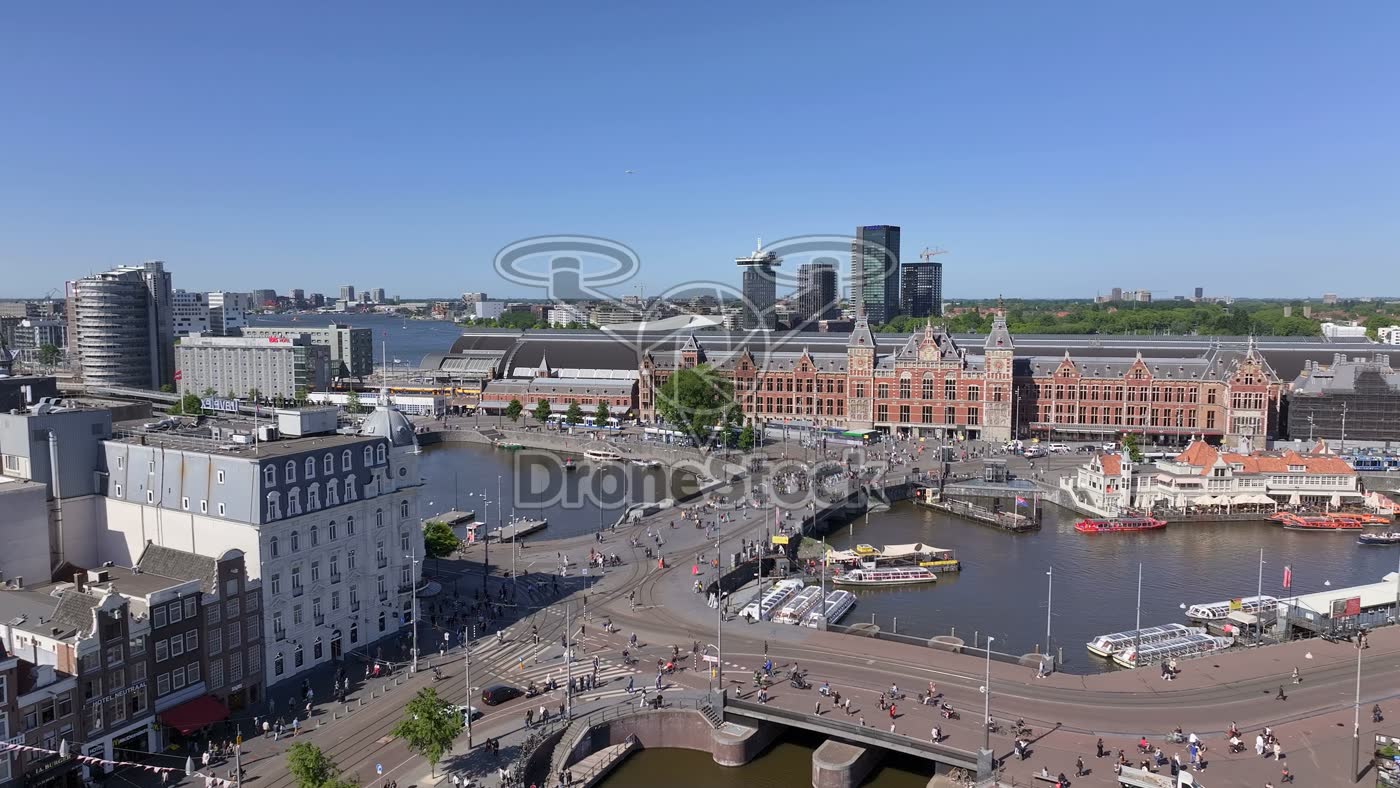 Amsterdam Centraal bij het IJ 8