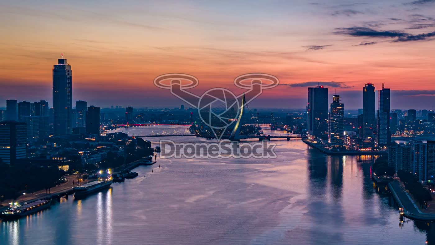 Zonsopkomst boven Rotterdam 4