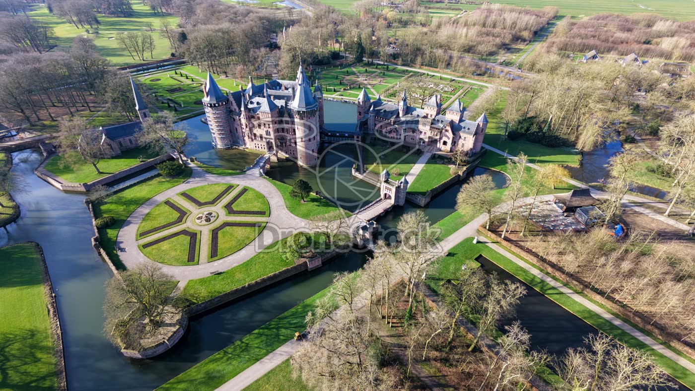 Kasteel Haarzuilens in de lente.