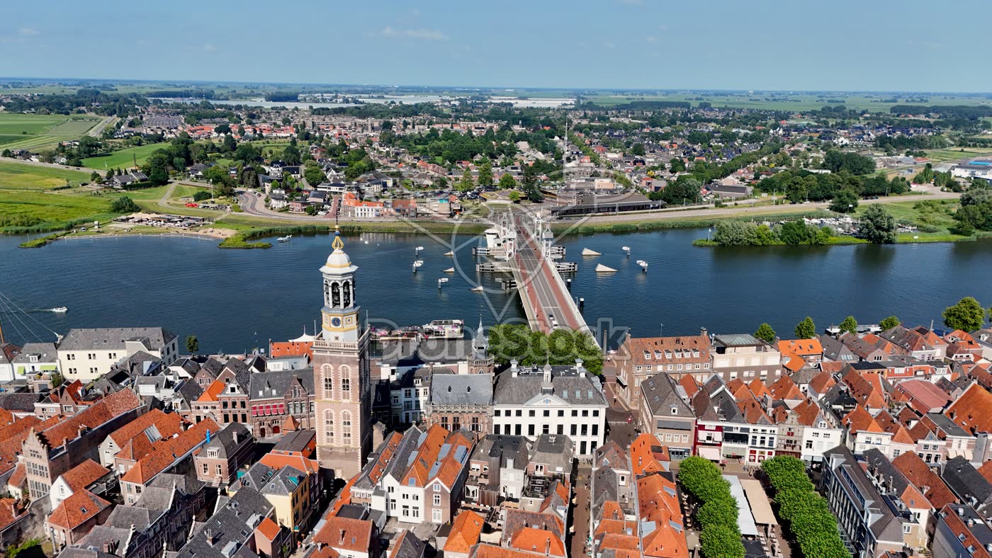 De Nieuwe Toren en stadsbrug, Kampen