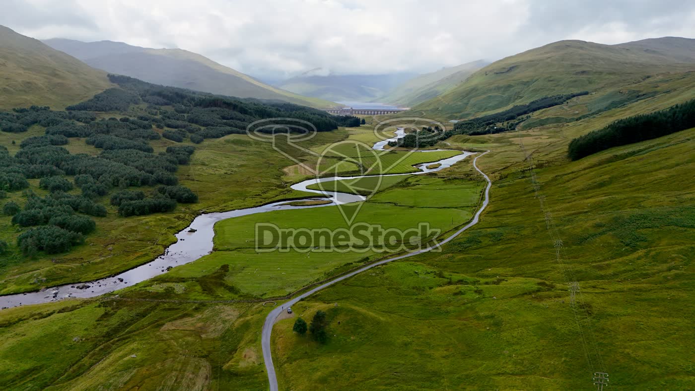 Glen Lyon vallei met meanderende rivier