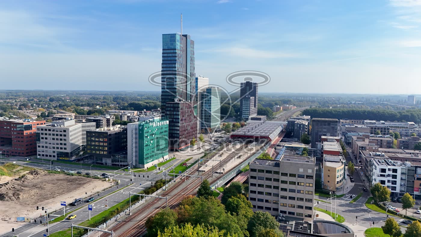 Station Almere Centrum en kantoortorens