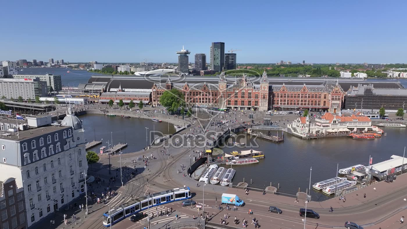 Amsterdam Centraal bij het IJ 7