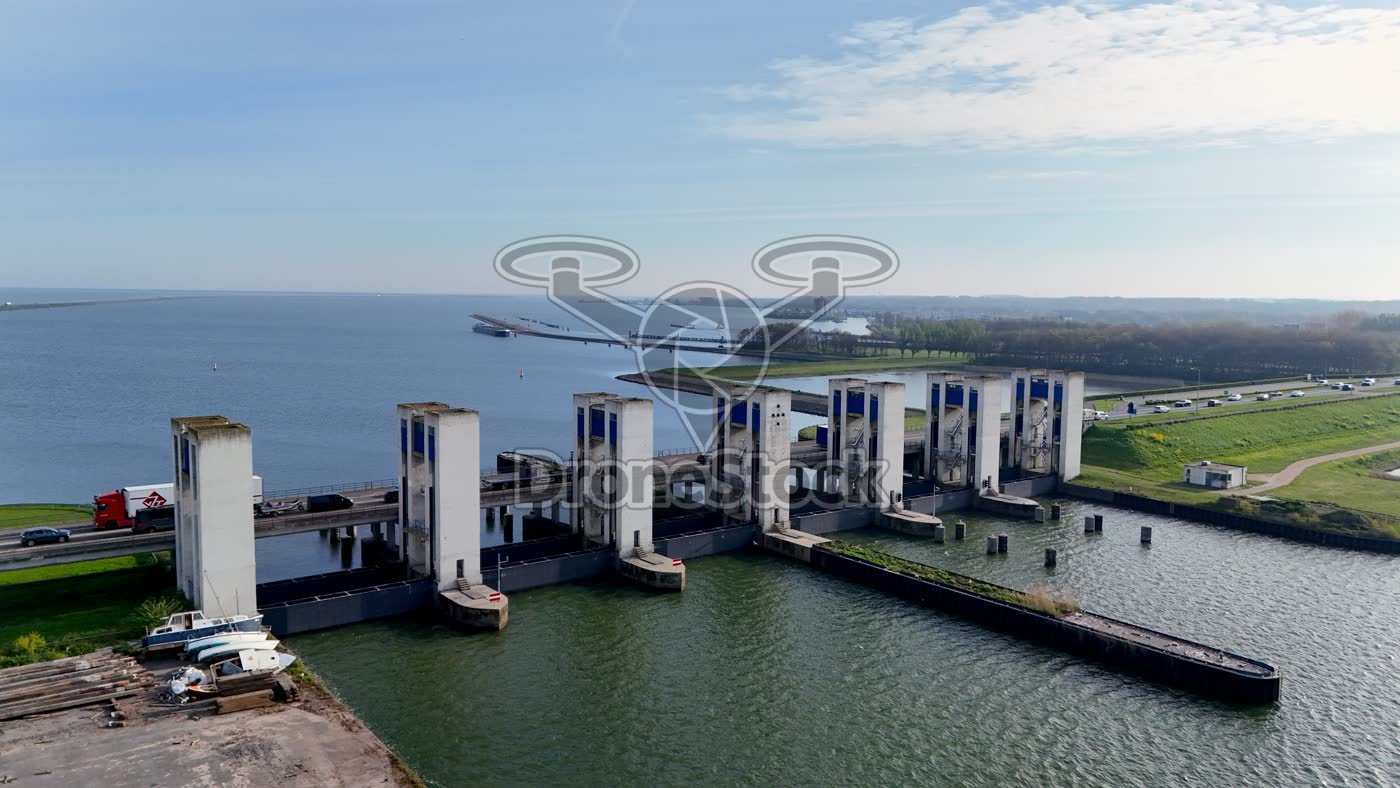 Houtribsluizen bij Lelystad