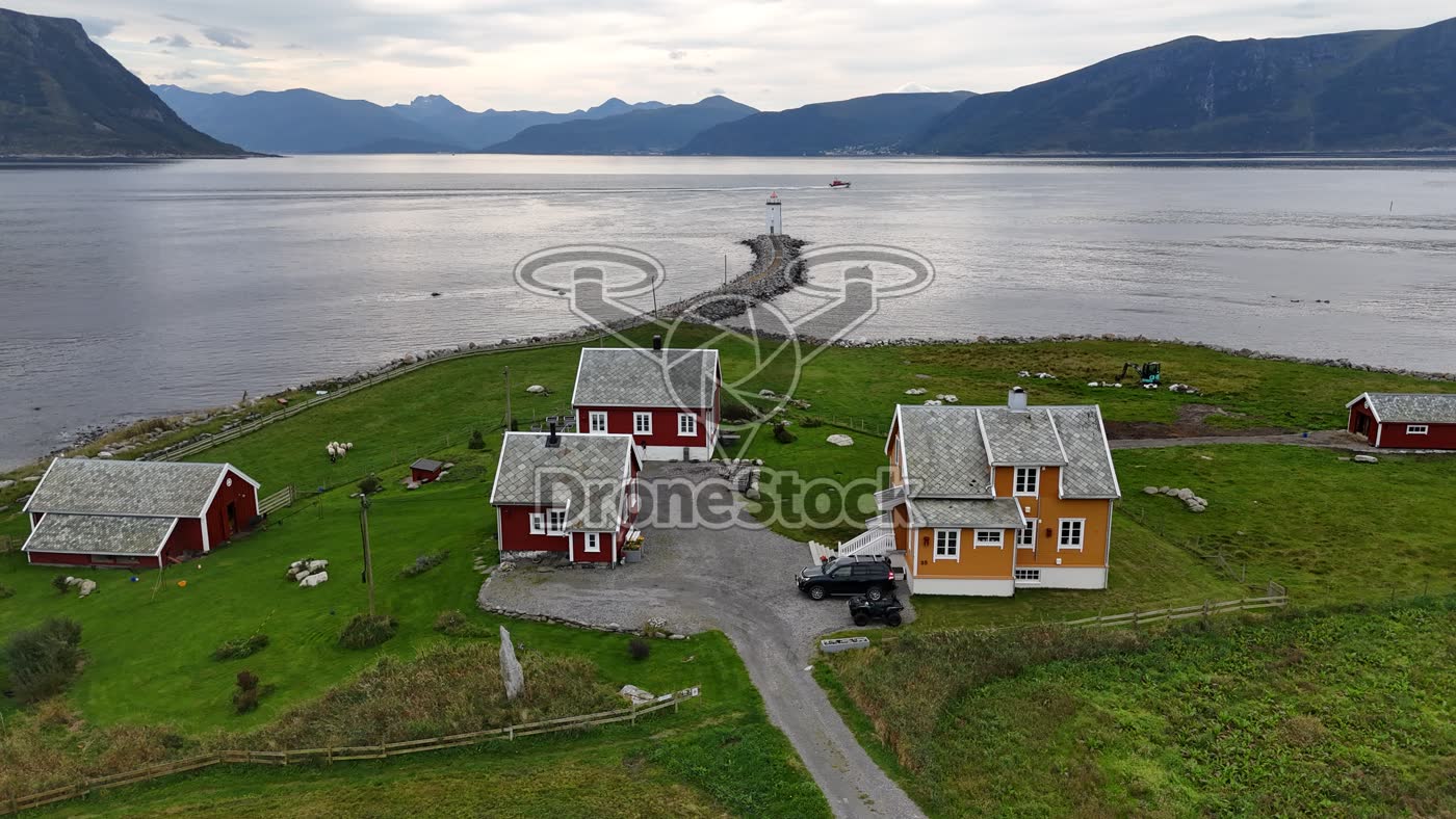 Høgsteinen fyr bij Godøya