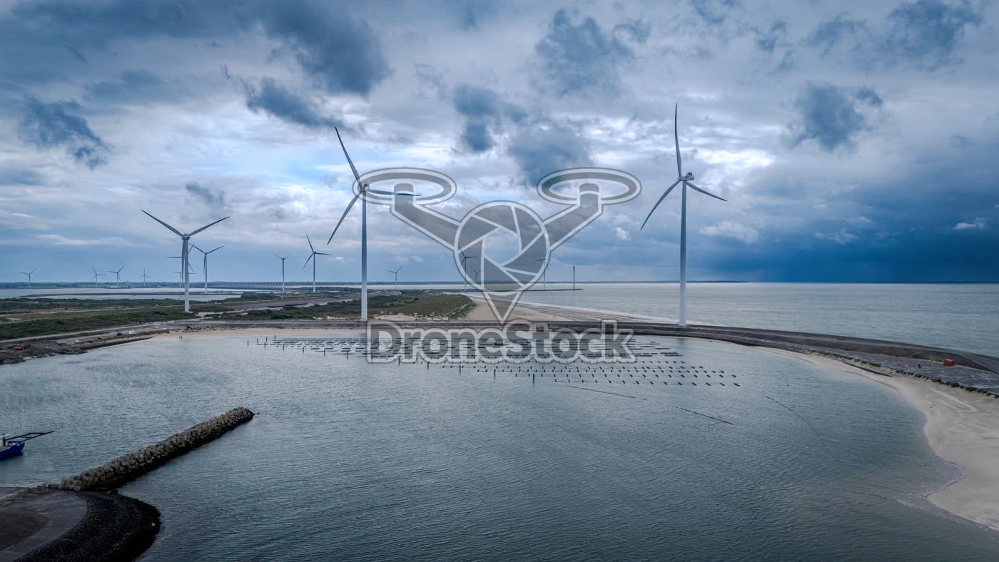 Oosterscheldekering met windpark