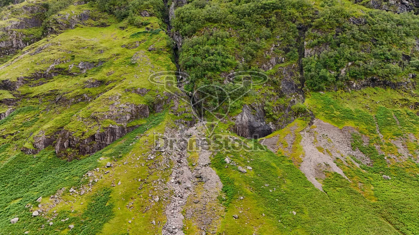 Waterval in vallei van Glencoe