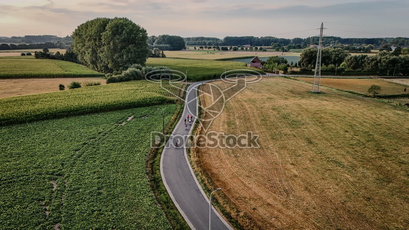 Wielrenners bij Oppuurs