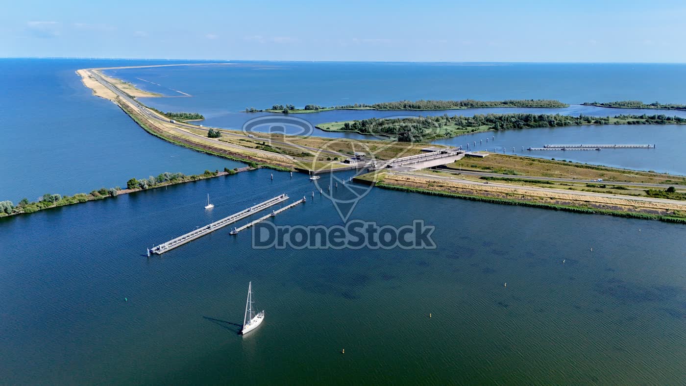 Naviduct Krabbersgat bij Enkhuizen