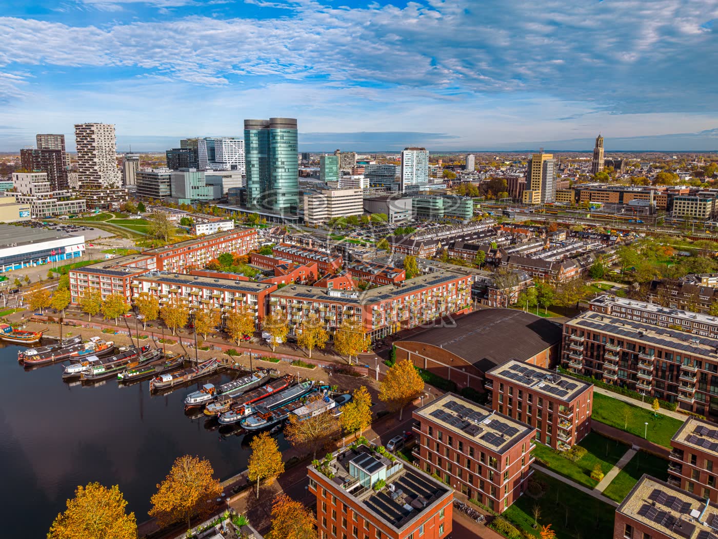 Utrecht skyline met Domtoren en Rabobank toren
