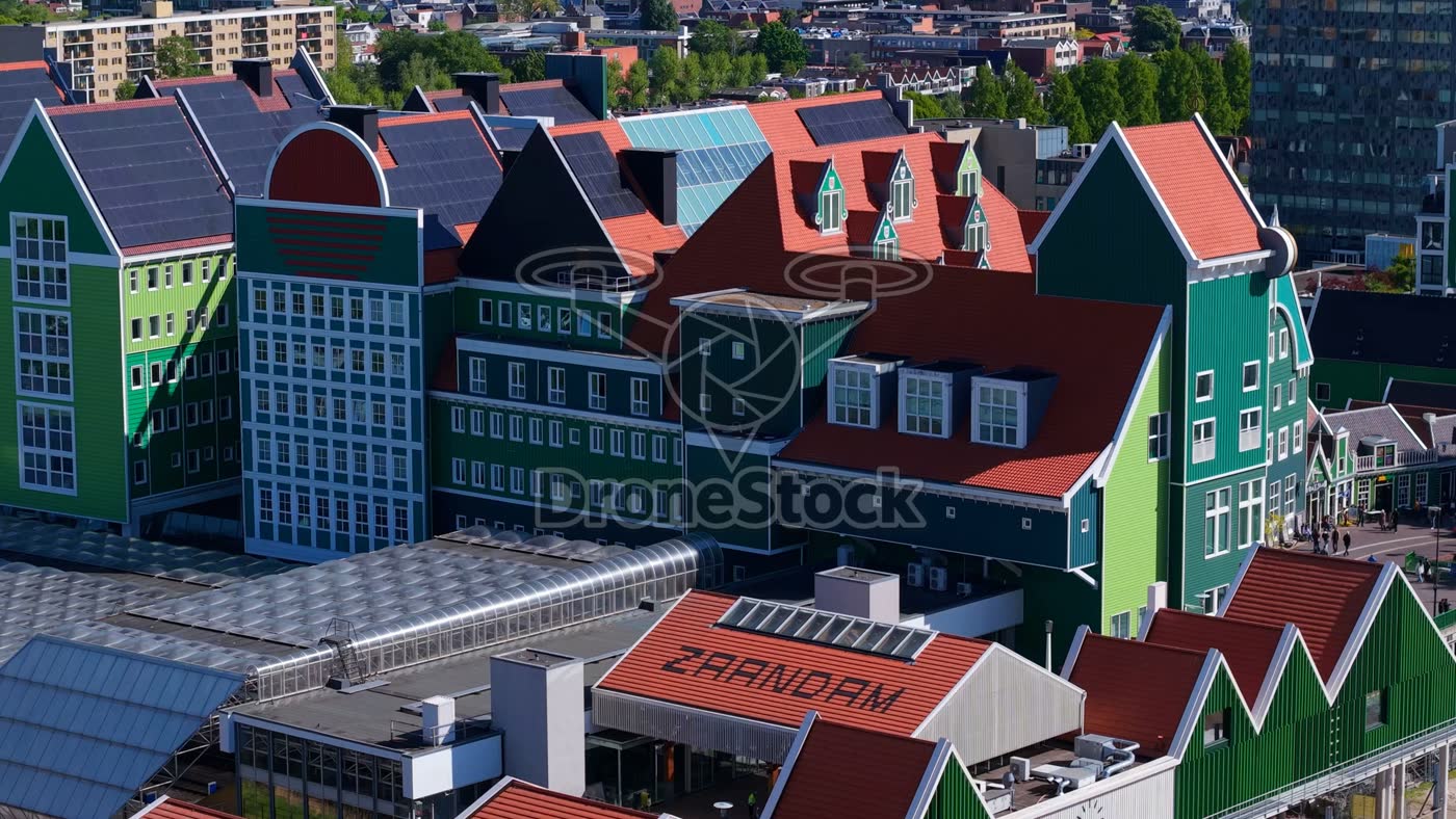 Stadhuis Zaanstad met Zaanse gevels 2