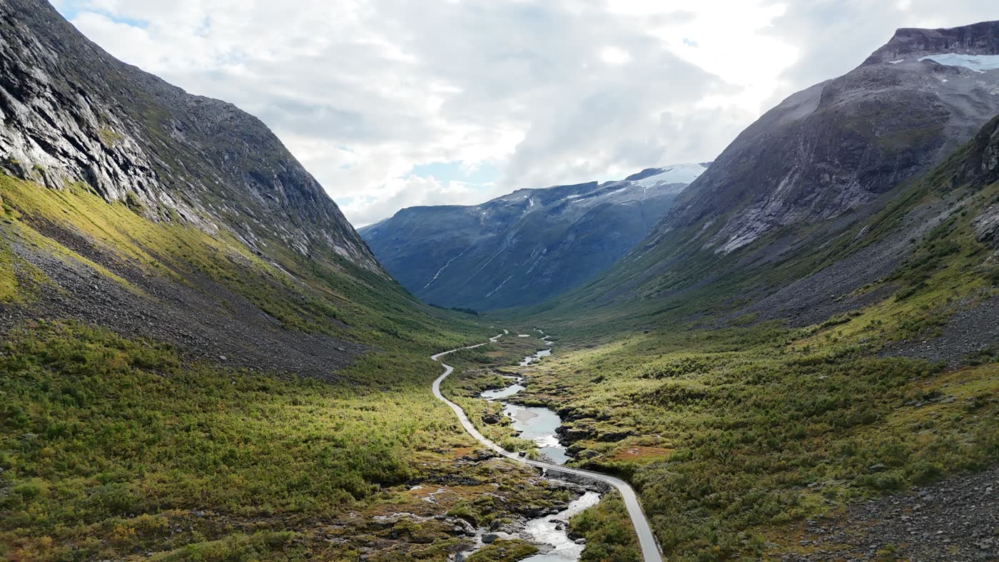 Byksebrua in bergdal