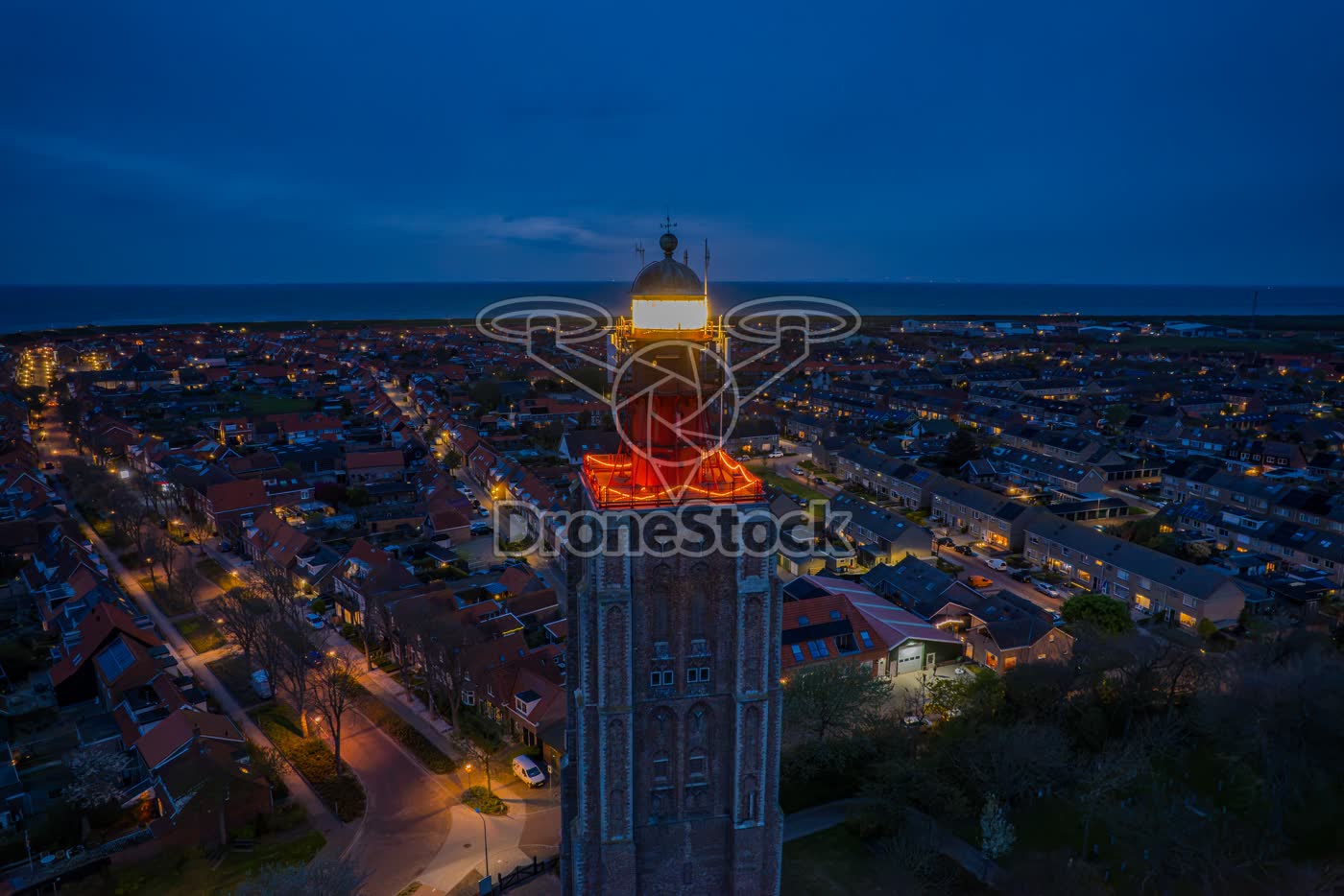 Vuurtoren Het Hoge Licht in Westkapelle tijdens het diepe blauwe uur