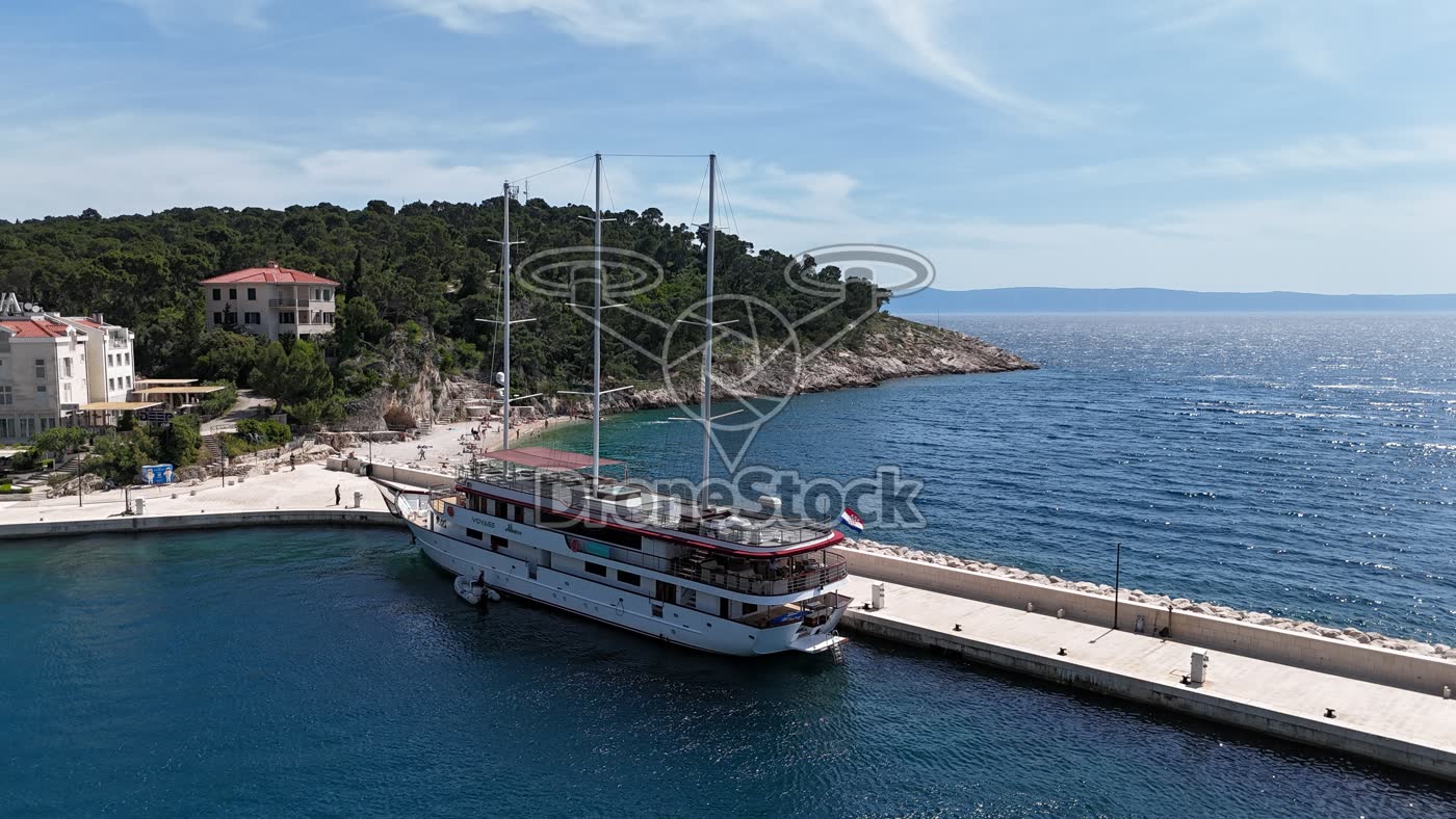 Jacht bij Makarska