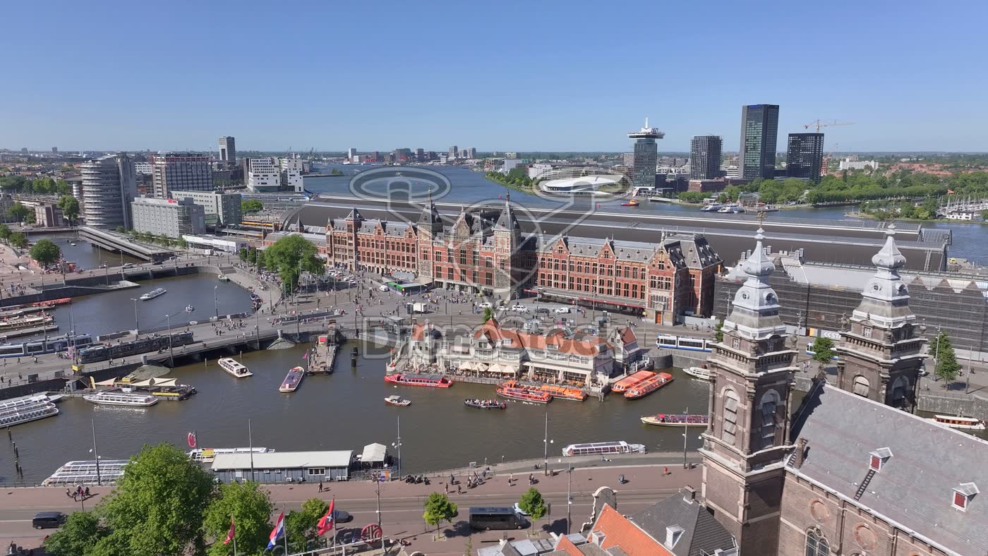 Amsterdam Centraal en Basiliek van de Heilige Nicolaas 3