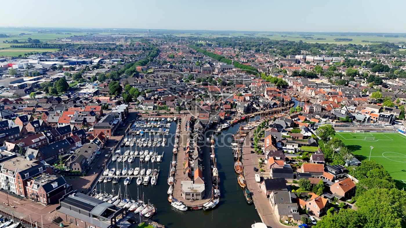 Spakenburg haven met houten schepen