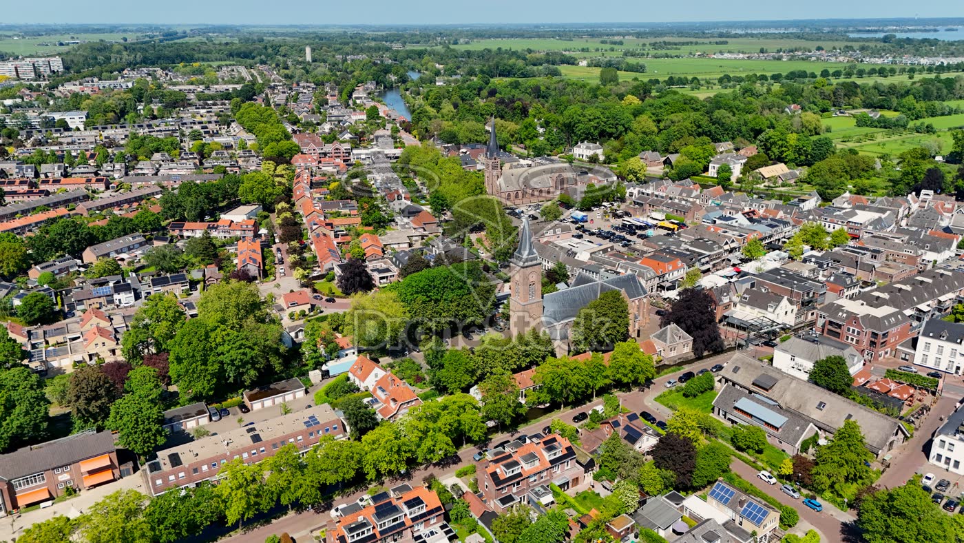 Breukelen centrum met kerktorens