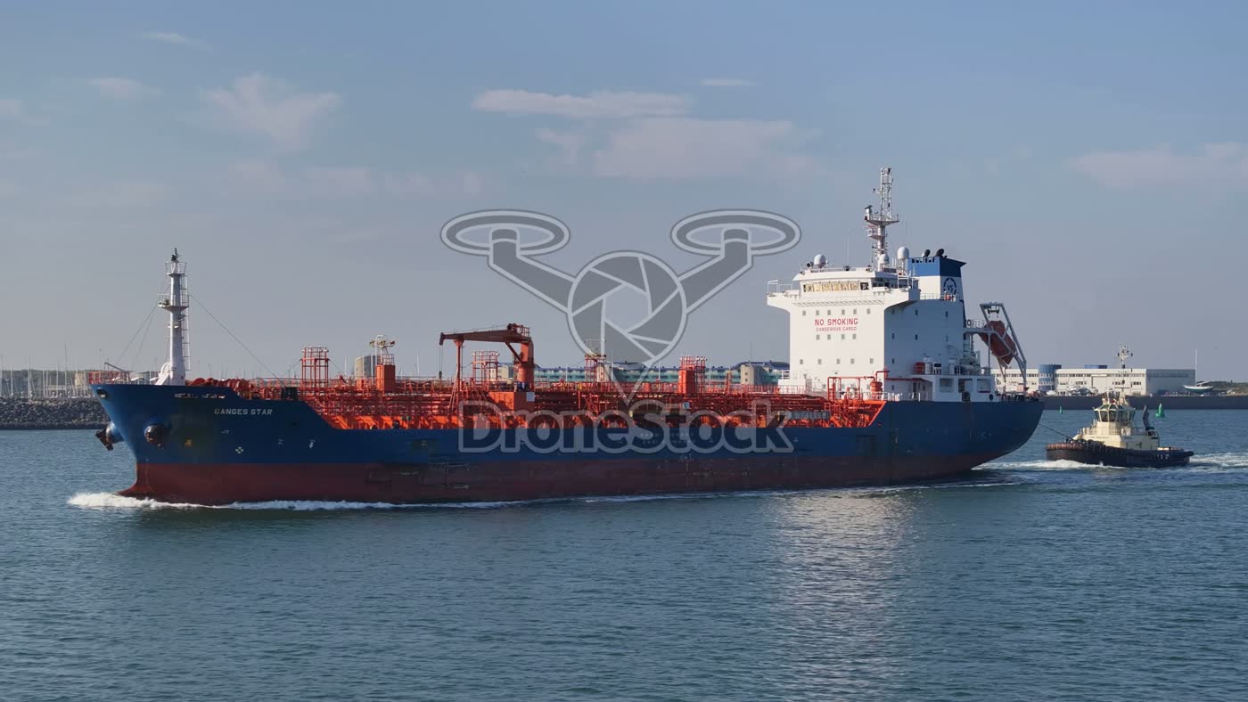 Tankerschip GANGES STAR bij Velsen-Noord 2
