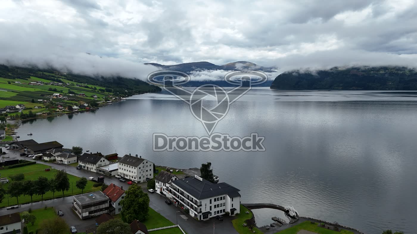 Innvik fjord en dorp