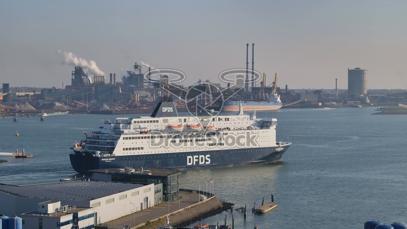 DFDS Princess Seaways in IJmuiden 2