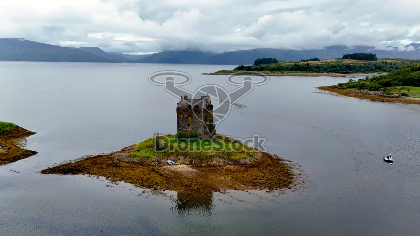 Scotland   Castle Stalker 1